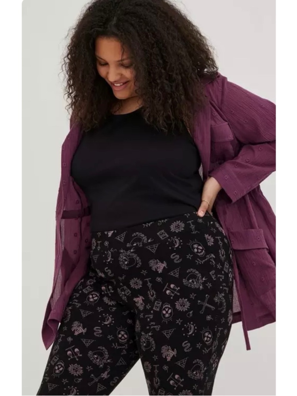 NWT TORRID | Goth Crop Signature Leggings in Gothic Tattoo Sz. 5 or 5x Skulls